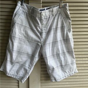 🔹 American Rag Light Gray Plaid Men's Shorts